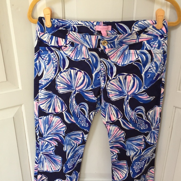 Lilly Pulitzer Blue and Pink Cropped Beachy Pants - Picture 4 of 13
